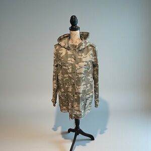 Apt 9 Jacket Women's Small Green Camouflage Hooded Full Zip Up Pockets Casual